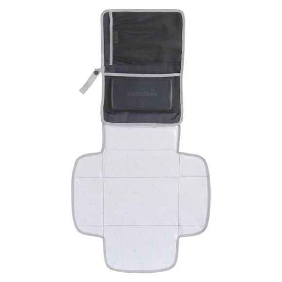 Munchkin Diaper Changing Kit - Picture 5 of 14